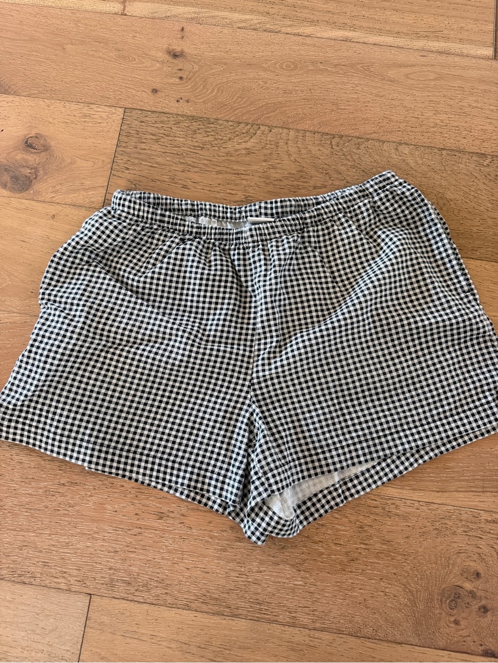 Women's Black & White Gingham Elastic-Waist Shorts